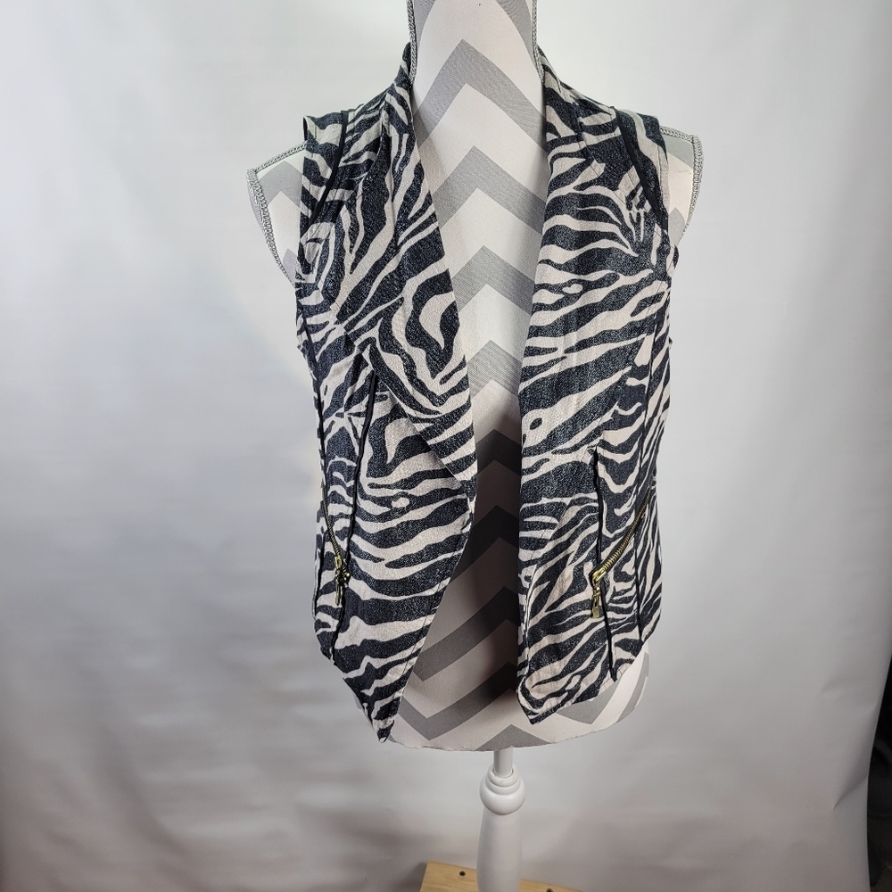 Chicos Linen Blend Zebra Print Crop Vest Zip Pockets Black/Off White Size 0/S